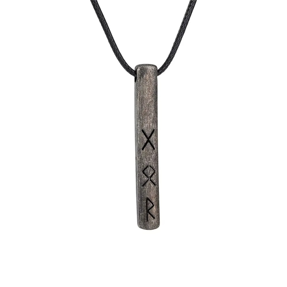 Collar con Runa Vikinga de Nacimiento